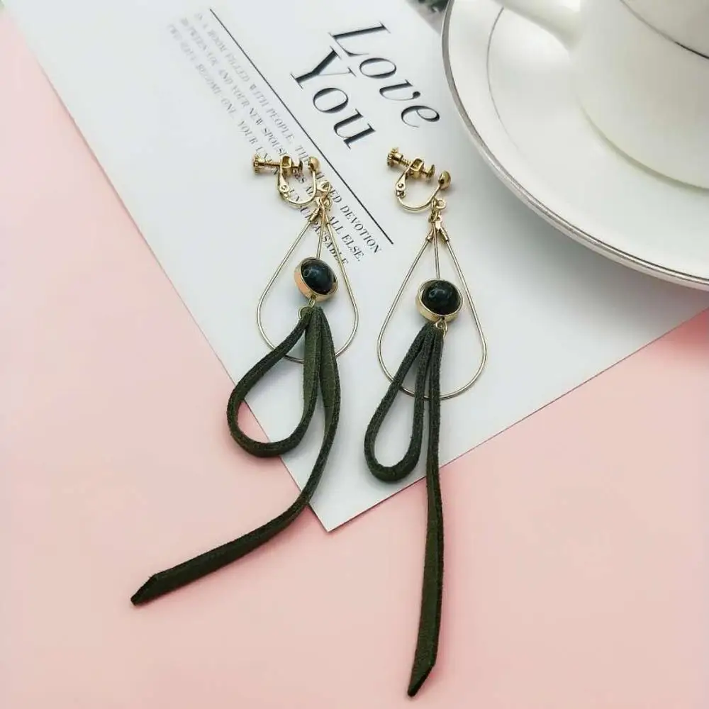 

TRENDY WOMEN EARRINGS GOLD COLOR PLATING GOOD QUALITY STONE AND LEATHER PENDANT CLIP EARRINGS