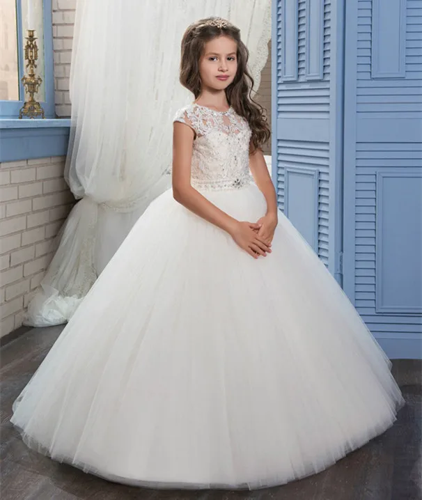 Lace Girls Communion Dresses Appliques O-neck Lace Up Bow Sash Short Sleeve Custom Made Flower Girl Dress Vestidos Longo Lace Girls Communion Dresses Appliques O-neck Lace Up Bow Sash Short Sleeve Custom Made Flower Girl Dress Vestidos Longo