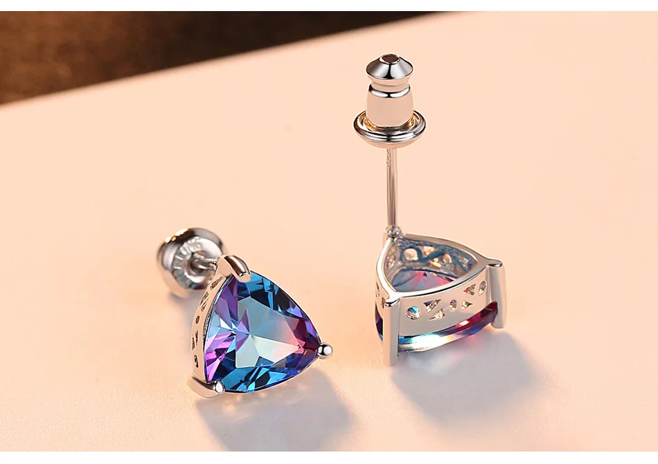 8779229439_1644834497