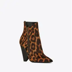 Sestito 2018 пикантные женские леопардовым принтом шипованные ботильоны на высоком каблуке Для женщин модные острый носок боковой молнии