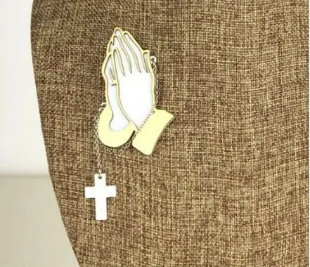 

New design religions Jesus hands cross brooches brooch pins for men women fashion jewelry cross charm brooches accessories