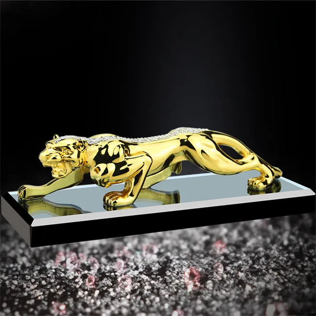 Модные Статуэтки золотой Пантеры миниатюрные геометрические металлические статуи леопарда автомобильный парфюм Декор винный шкаф аксессуары для дома - Цвет: A