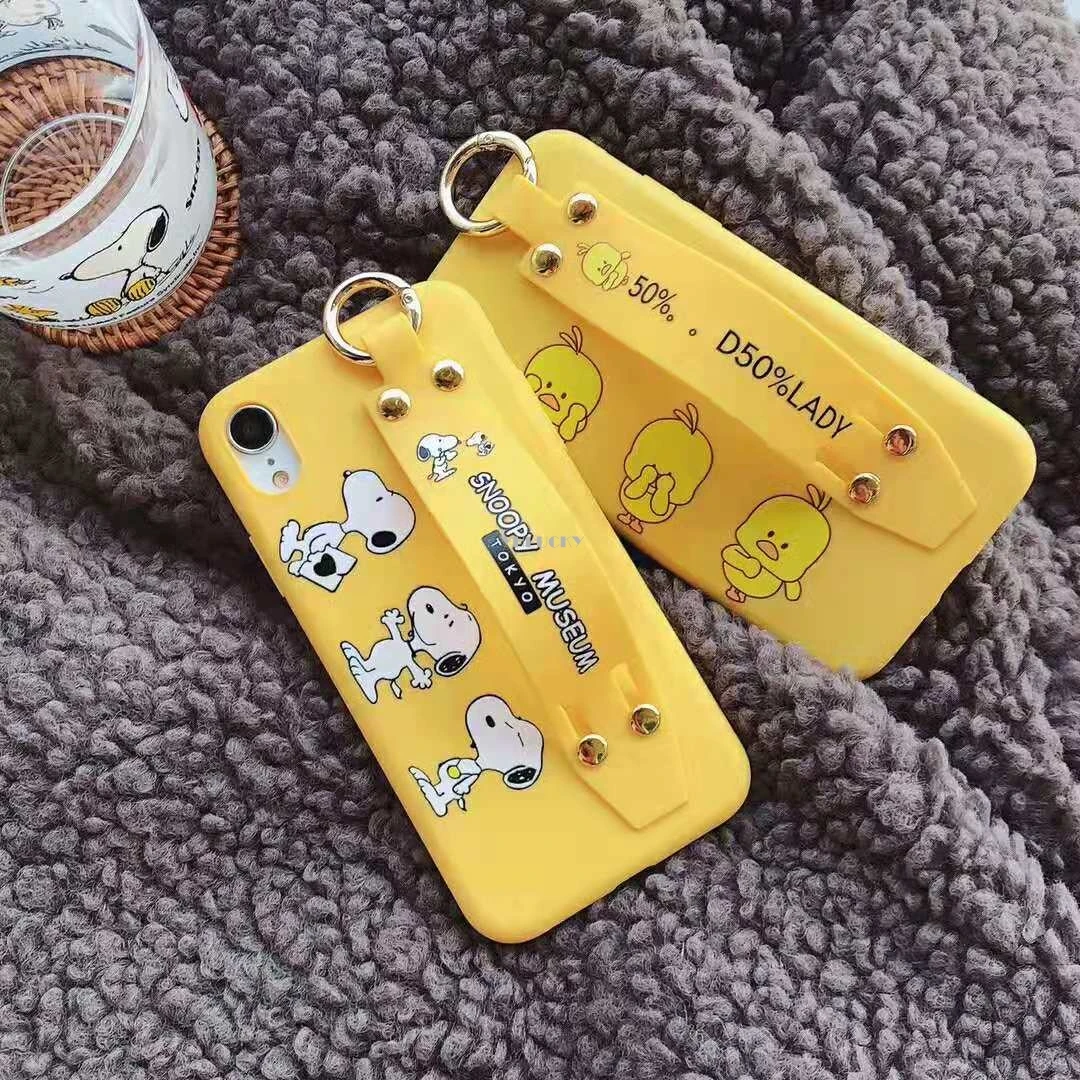 

Tik Tok Japan Cartoon Cute S noopys Yellow Duck Ring Buckle Wrist Stand Soft Cover Case for Iphone 6 7 8 Plus X XR XS MAX Cases