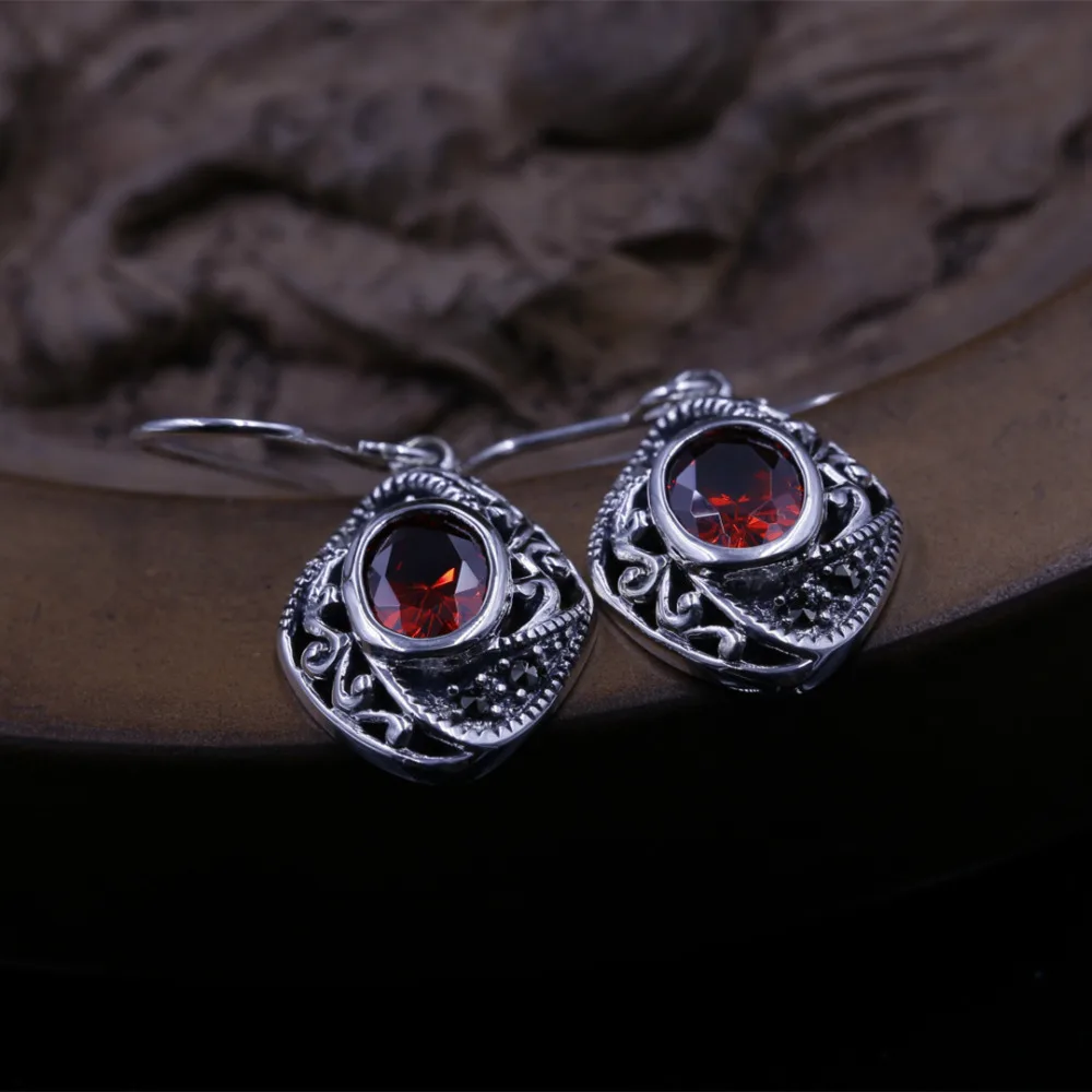 

Stylish Vintage Elegant and Exquisite Thai Sterling Silver Embedded with Red Corondum & Mossanite Dangle Drop Earrings