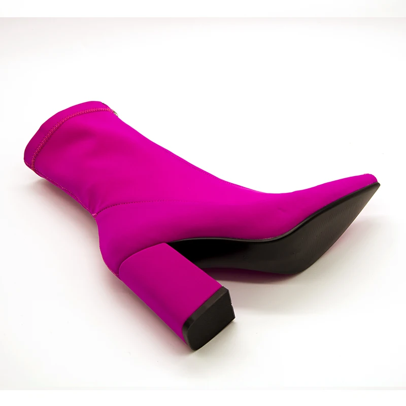 Новинка года; осенние женские ботинки из лайкры; обувь с острым носком на квадратном каблуке; Модные женские ботильоны; Цвет черный, фиолетовый, розовый, красный