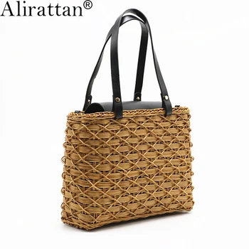 

2020 Fashion New Tassel Handbag High Quality Straw Bag Women Beach Woven Bag Hollow Tote fringed Beach Woven Shoulder Travel Bag