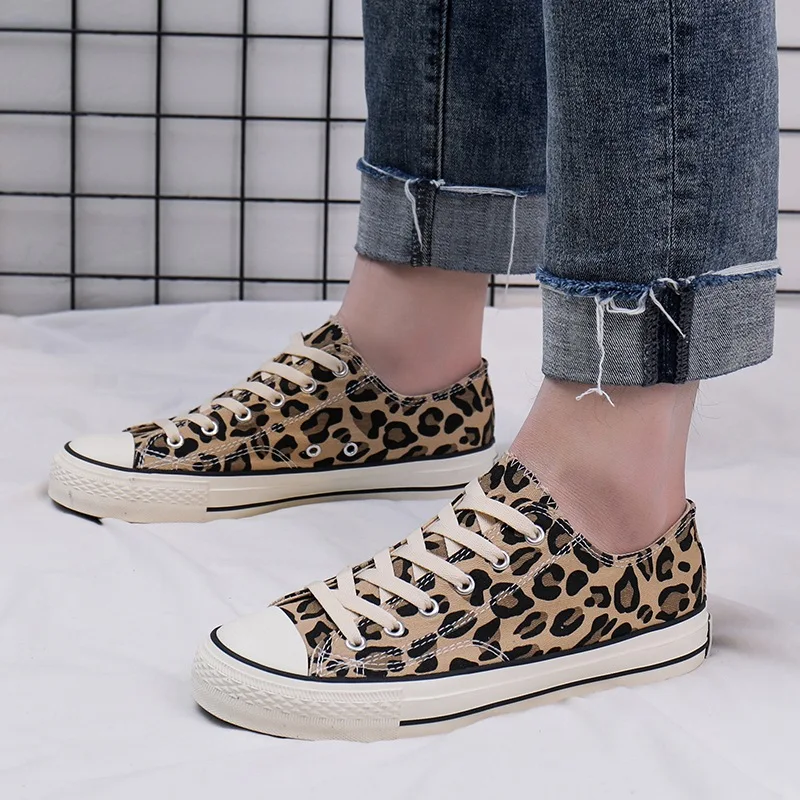 

2019 autumn new leopard canvas shoes men's sports shoes trend wild casual shoes students couple models vulcanized shoes