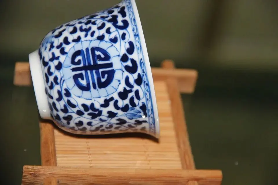 Китайская керамика кунг-фу чашка хост Цзиндэчжэнь ручная роспись синий и белый Красота чаша мансудае безграничная