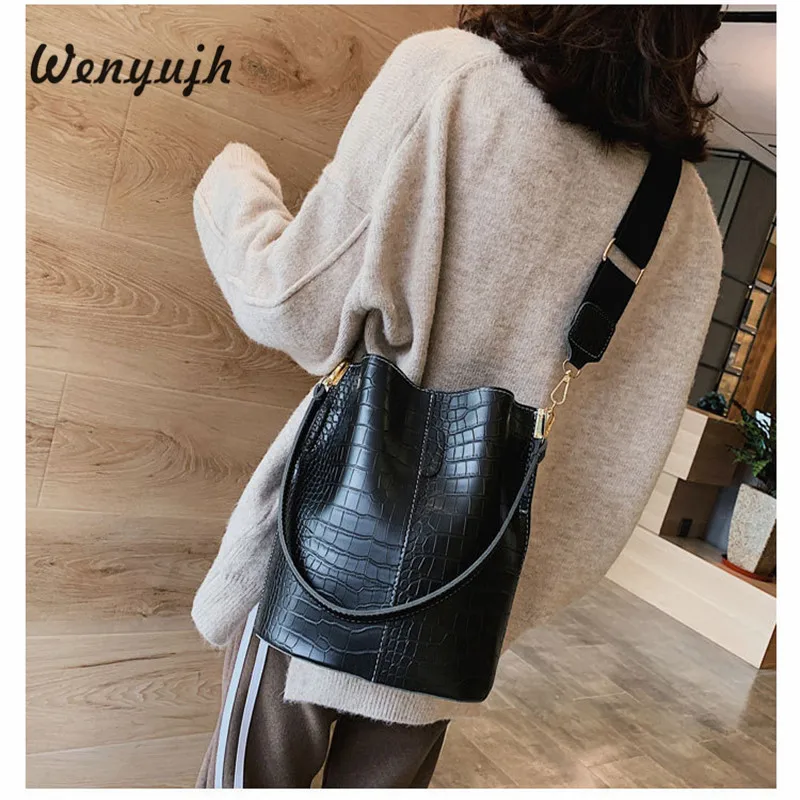 

WENYUJH Retro Alligator Bucket Bags Women PU Crocodile Pattern Handbag Capacity Casual Crocodile Shoulder Messenger Bags Ladies