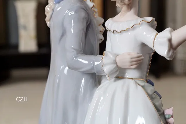 Europeu antigo casal de porcelana escultura nobreza