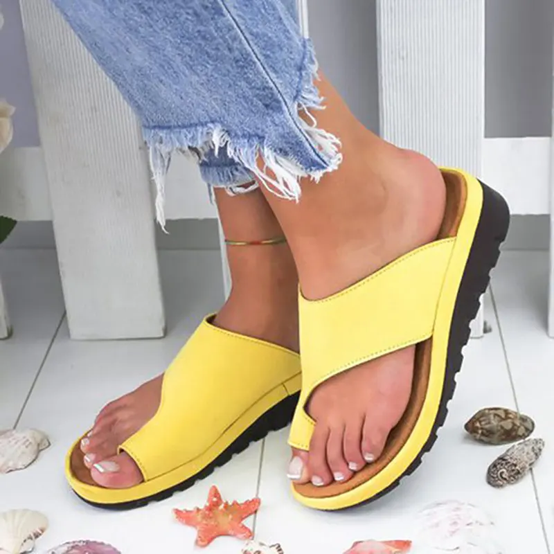 Женская обувь из искусственной кожи Удобные женские повседневные мягкие сандалии на плоской платформе с большим носком ортопедический корректор - Цвет: Цвет: желтый