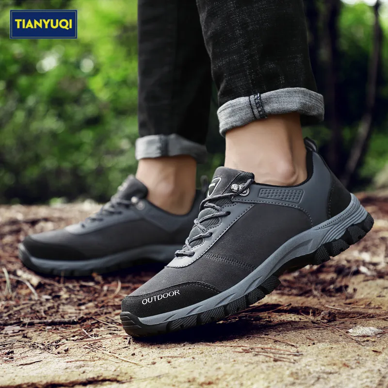 rubber sole trekking shoes