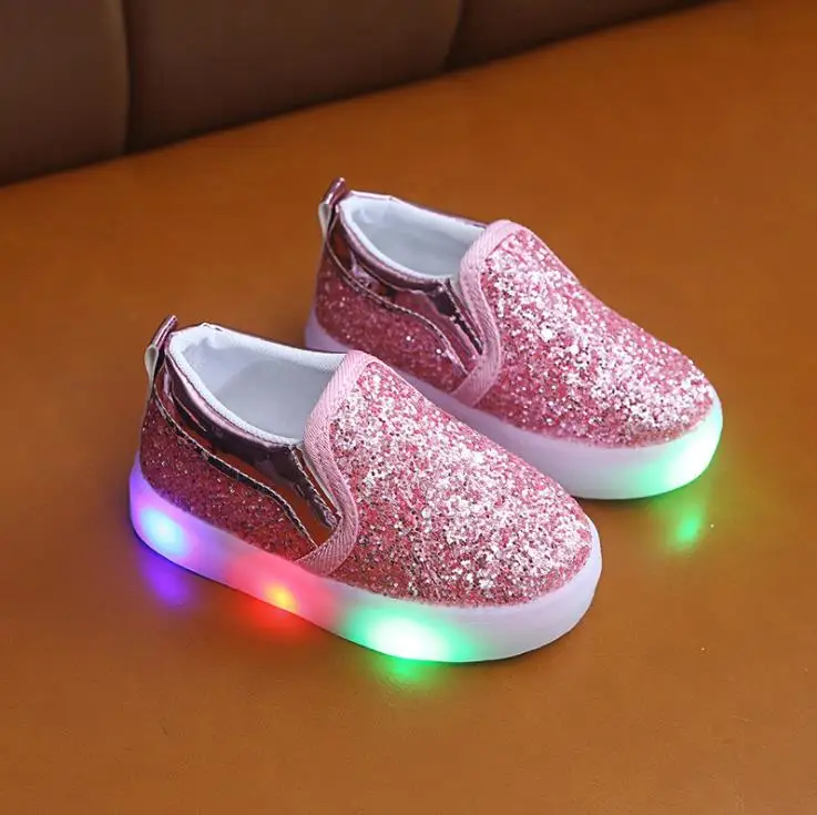 New Children Luminous Shoes Boys Girls Sport Running Shoes Baby Flashing Lights Fashion Sneakers Sequins Little Kid LED Sneakers - Цвет: picture color