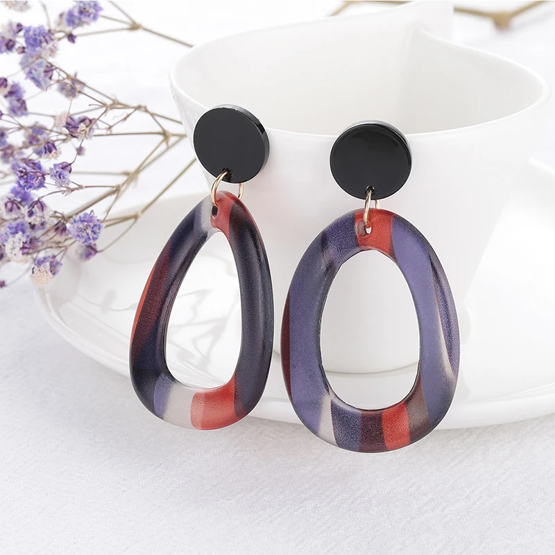 

Bohemian New Fashion Ear Studs Resin Acrylic Acetate Earrings Geometric Round Pattern Temperament Woman Ear Studs Gift Wholesale