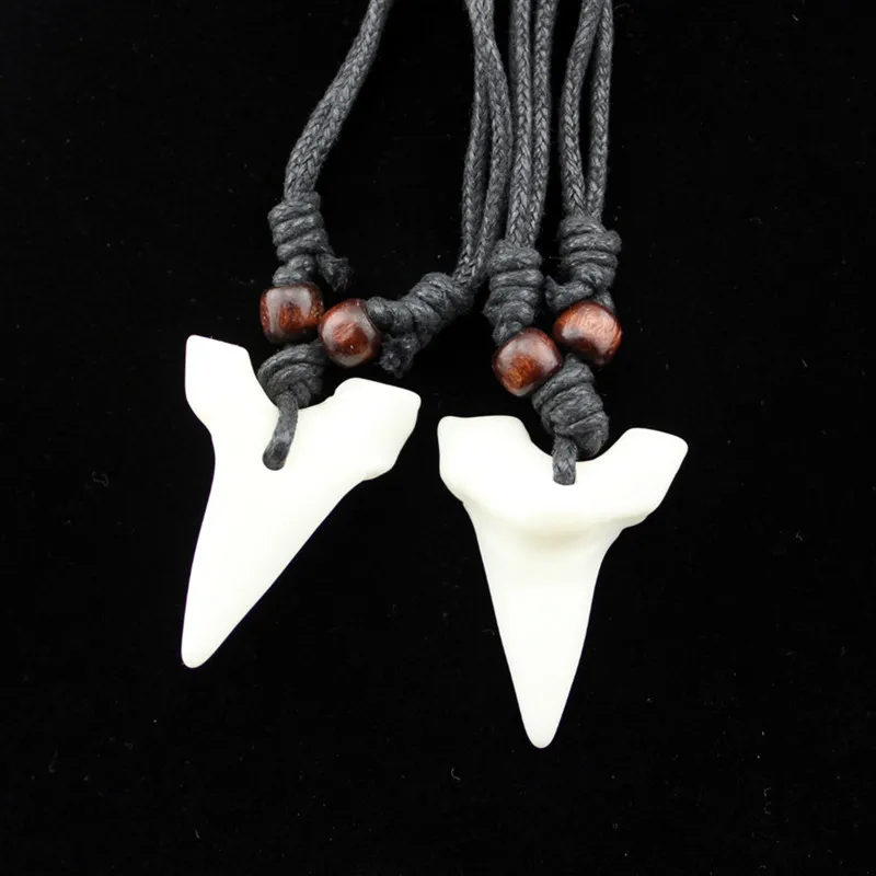 

Cool men women's jewelry Imitation Yak Bone Shark Tooth Necklace White Teeth Amulet Pendant Gift YN577