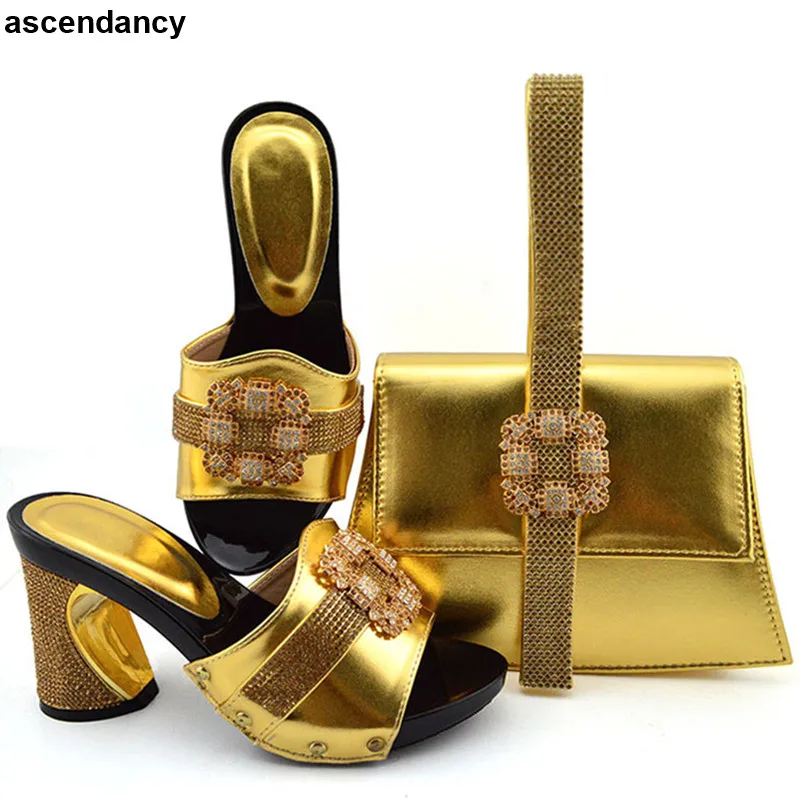 Laatste Afrikaanse Bruiloft Italiaanse Schoen en Tas Sets Versierd met Strass Plus Size Schoenen Vrouwen Hak Elegante Kristallen Vrouwen Schoen Laatste Afrikaanse Bruiloft Italiaanse Schoen en Tas Sets Versierd met Strass Plus Size Schoenen Vrouwen Hak Elegante Kristallen Vrouwen Schoen