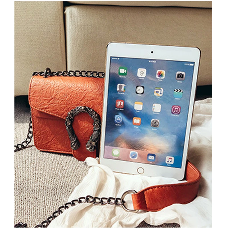 جديد الإناث امرأة Crossbody أكياس صغيرة ثعبان قفل حقائب كتف سلسلة مصمم رفرف بو الجلود أزياء المرأة حقيبة ساع