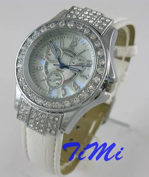 

White Ladies Woman Luxury Crystal Quartz Leather Watch