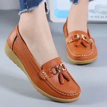 Для женщин на плоской подошве; Кожаные Туфли-Лоферы размера плюс 42-44 и выше, Модные дышащие водонепроницаемые Мокасины обувь для девочек, 15 цветов, с бахромой, круглый носок