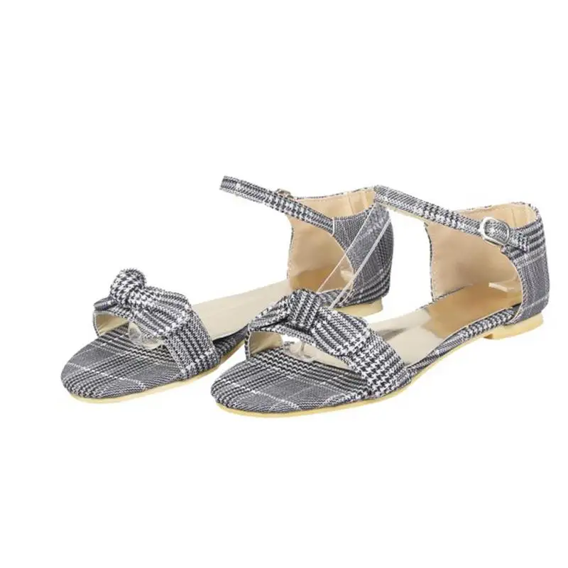 REAVE CAT/Большие размеры 34-43; милая обувь с бантиком в горошек; прозрачные женские сандалии на плоской подошве с застежкой; Летняя обувь на плоской подошве - Цвет: Grey white