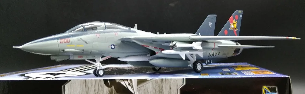 1: 72 ВВС США F14B VF-11 красный кабан эскадрильи истребитель-бомбардировщик модель Трубач Коллекция Модель