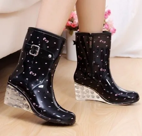 female rainy shoes