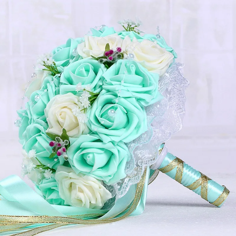 segurando flores casamento romântico colorido bouquet da noiva com fita pérola laço