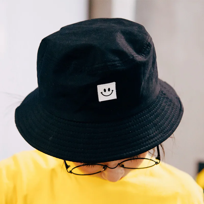 bucket hat smiley