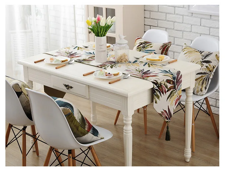 Modern Fashion Table Runner