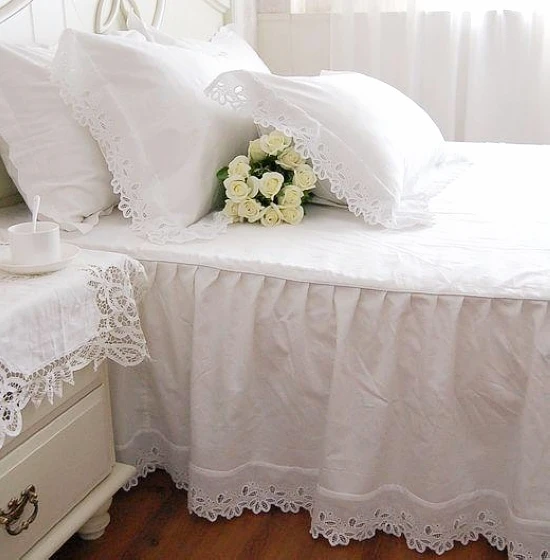 Fashion European Bedding Set White Satin Hollow Out Embroidery Bedding Duvet Cover Cotton Elegant Bedspread Lace Pillowcase