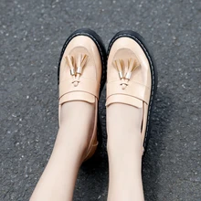 Винтажные женские туфли на плоской подошве в стиле ретро; женские кожаные лоферы с кисточками в английском стиле; Туфли на толстом каблуке с закрытым носком; размеры 34-43