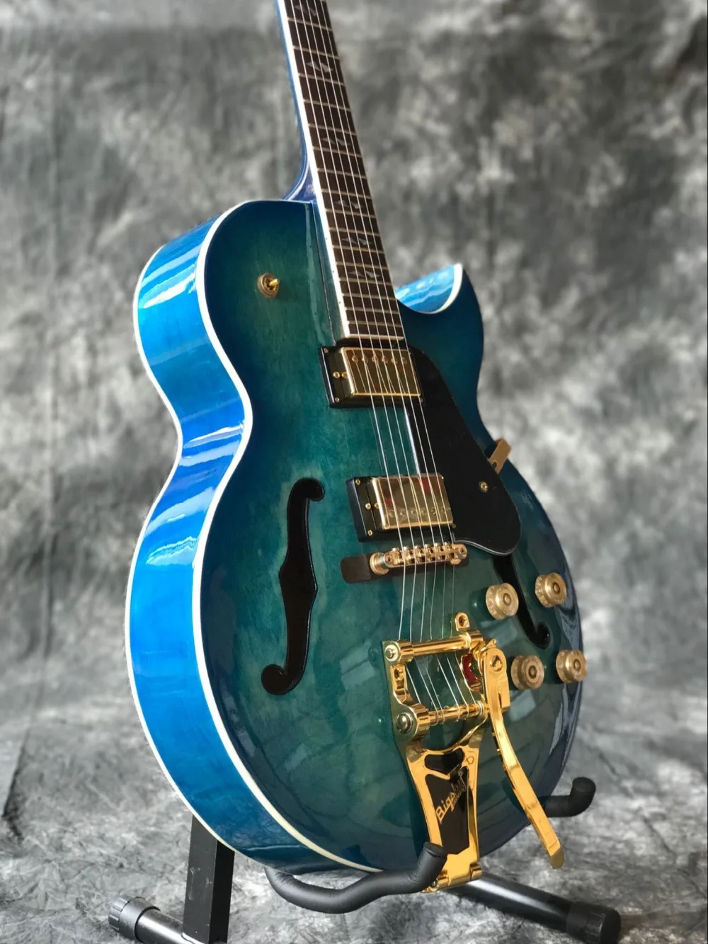 

New standard custom 60 F hollow body jazz Electric Guitar.blue gitaar,musical instrument guitarra,black pickguard.vibrato system