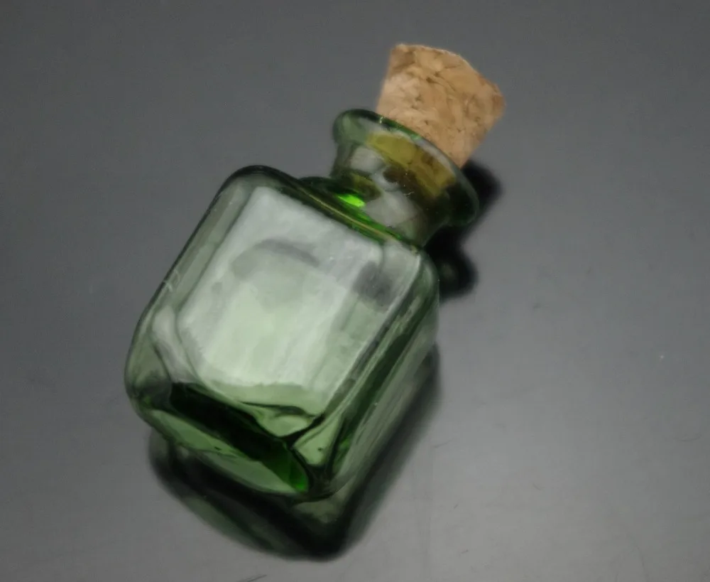 

5pcs Rectangular Green Blue Mini Glass Bottle Vial with Cork Stopper and hook