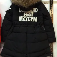 Новинка года; парки с капюшоном и воротником из натурального меха енота в европейском стиле для женщин; зимняя куртка; тонкие и 80% пуховые пальто на утином пуху; ZY006