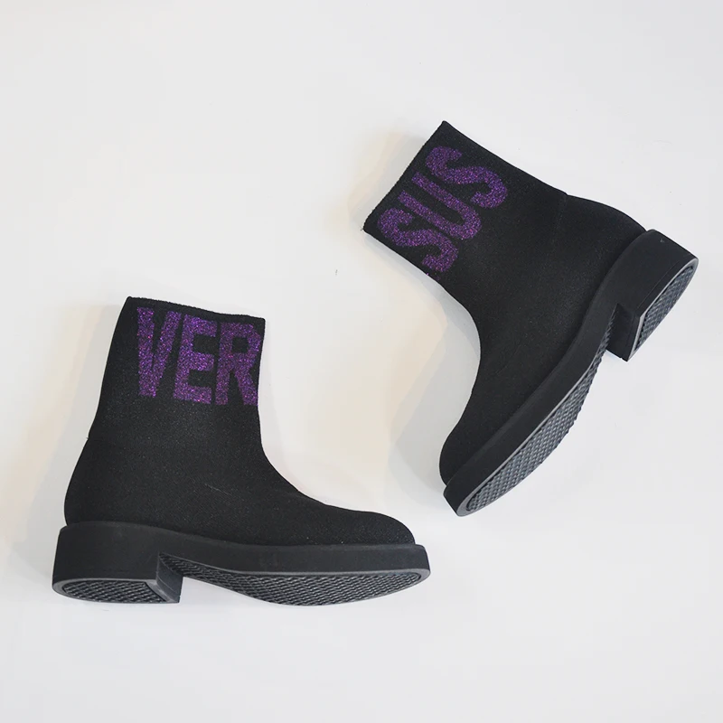 

2018 winter new elastic platform socks fashion letters printed comfortable round head boots.