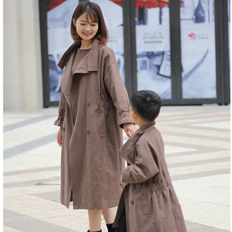 

Coffee color waist pleat long wind-breaker for mom daughter children vestidos boy circled pumping long trench fashion outerwear