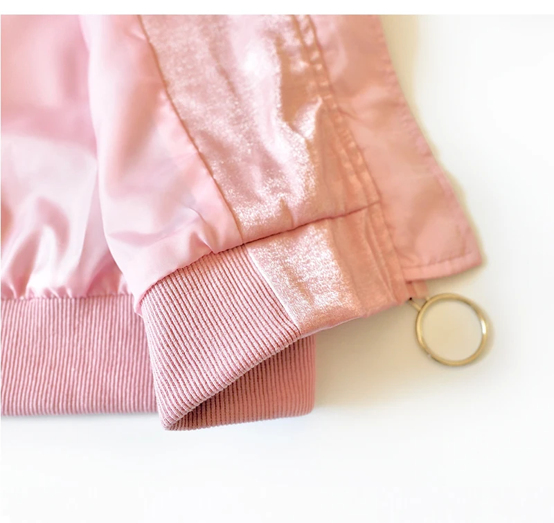 Aiqingsha/одинаковые комплекты для семьи; кожаный розовый бейсбольный костюм для девочек; куртка; сезон осень; одежда с лентами для мамы и дочки