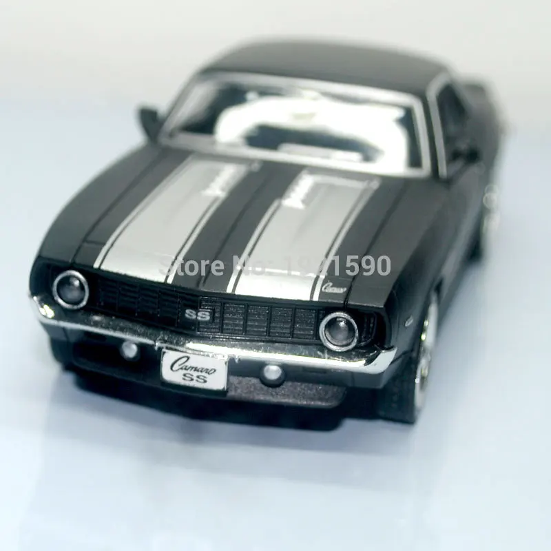 

UNI 1/36 Scale Matte Black Version USA Chevrolet Camaro SS Diecast Metal Pull Back Car Model Toy For Gift/Collection/Kids