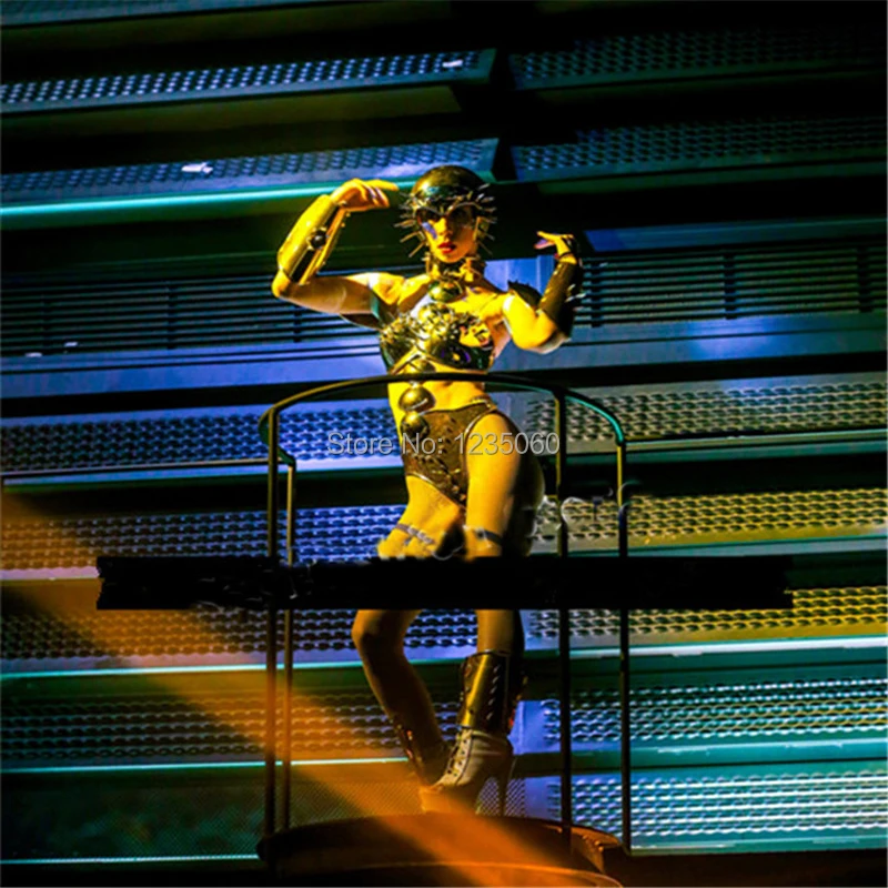 Singer-robot-women-suit  (1)