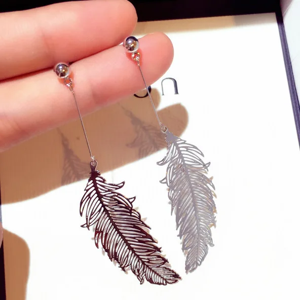 

charm New fashion Korean earrings long leaves hundred earrings rhinestone feather earrings