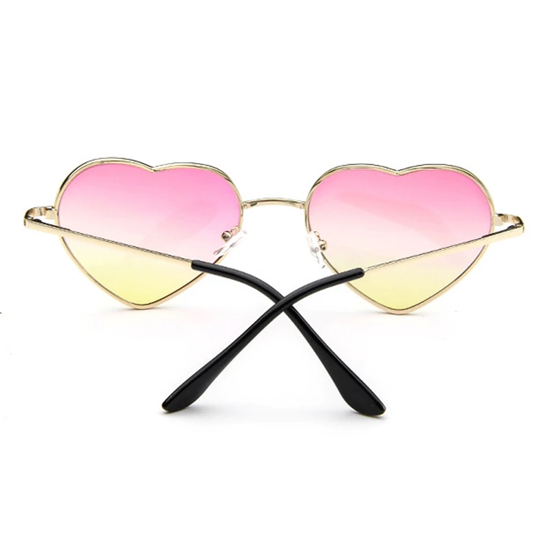 розовые очки. очки в форме сердца. очки в форме сердца. очки сердечки. очки сердце.