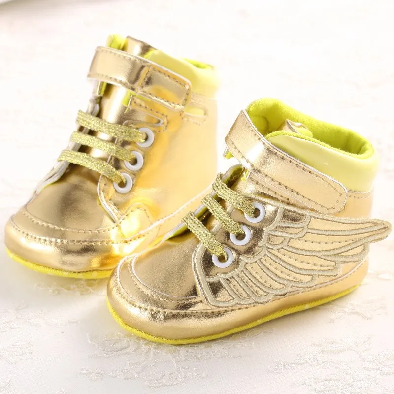 Модная обувь из искусственной кожи для новорожденных и малышей; обувь для новорожденных; унисекс; кроссовки с крылышками для мальчиков и девочек