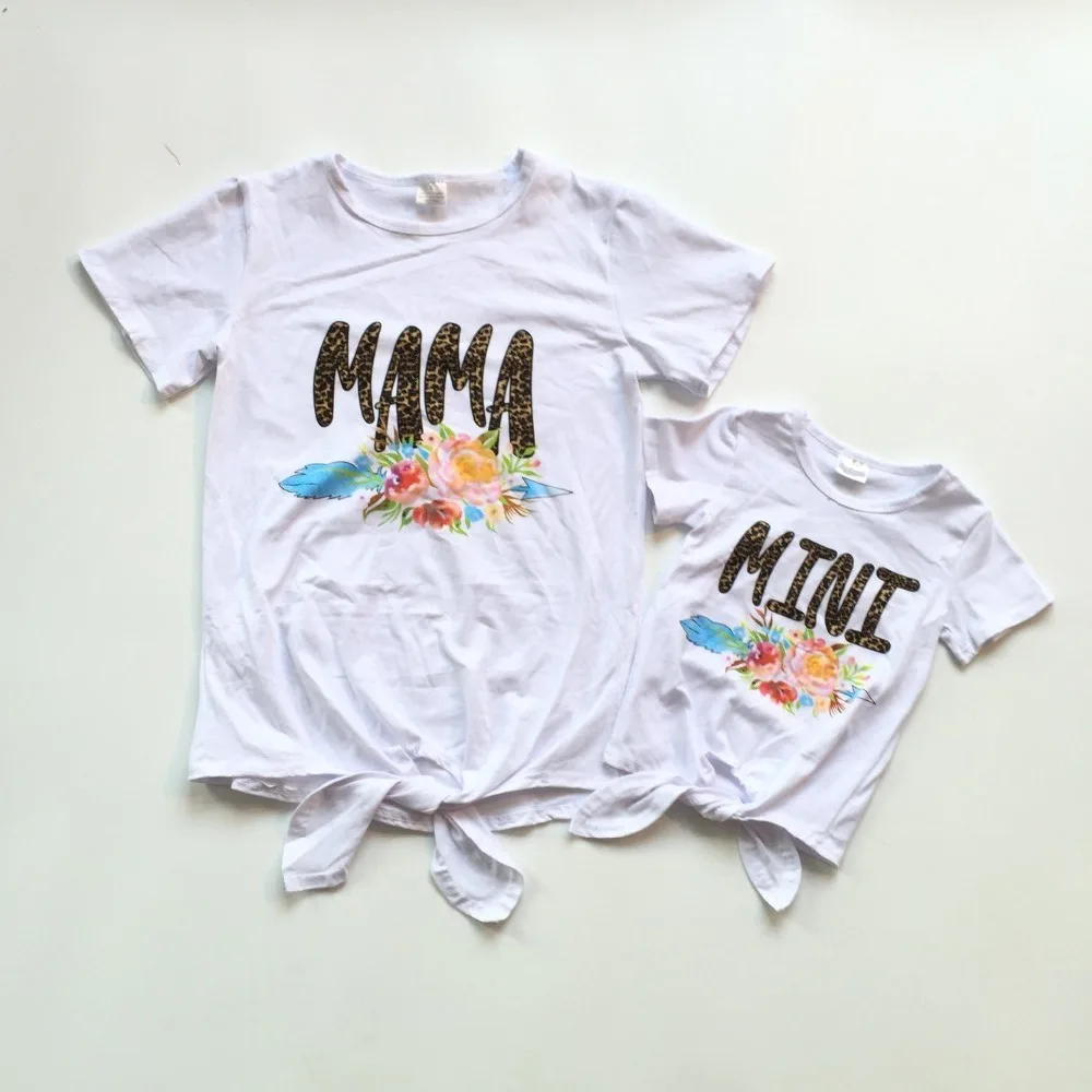 Летние футболки для мамы и дочки детская белая рубашка с леопардовым принтом и цветочным принтом, одежда для мамы и дочки футболки Mommy me