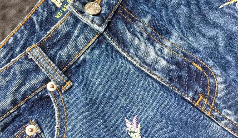 2017 Europe and the United States women\'s three-dimensional 3D heavy craft bird flowers before and after embroidery high waist Slim straight jeans large code system 46 yards (18)