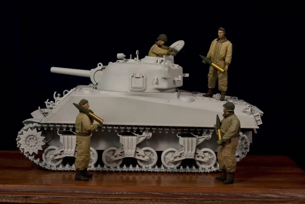 

HU 35009 1/35 World War II American Tank Crew 4 People