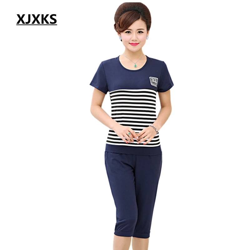 XJXKS Ternos de Verão Grande Tamanho Mulheres Casuais O pescoço Manga Curta 4 Cor Listrado Camisetas Pullover Além de Calças Conjunto de Duas Peças SH806