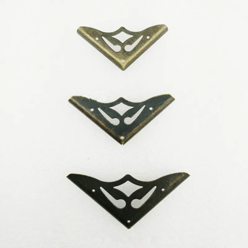 Triangle-Corner-Cabochon-Wooden-Box-Corners-Furniture-Protector-Decor-For-Wooden-Box-Hollow-Protectors-Ancient-Bronze (2)