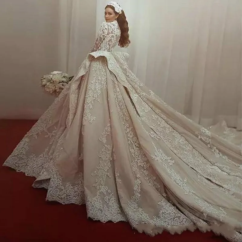 

Luxury Muslim Dubai Lace Champagne Bridal Dresses Appliques Lace Wedding Gowns High Collar Full Sleeves Saudi Arabic Casamento