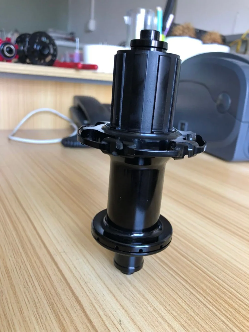 

TAIWAN CHOSEN DISCOUNTED REAR Road Bike Hub 24H V Brake Hub Bike REAR Road RACING Bicycle Hub For SHIMANO 11 SPEEND