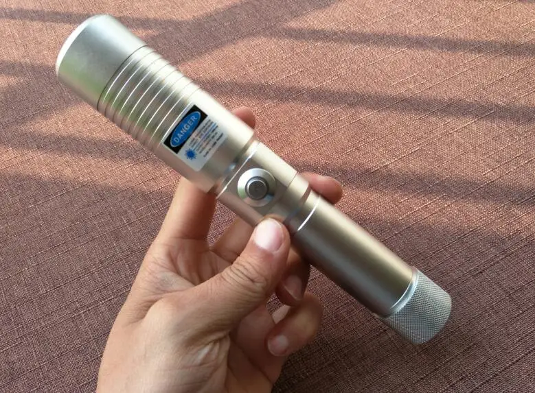 960 Super Powerful 450nm Blue Laser Pointer Pen Burning High Power with Charger glasses Metal Box |